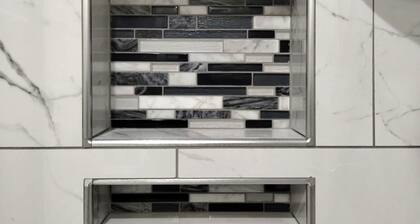 NEWLY REMODELED 2 BEDROOM DUPLEX