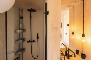 Villa | Bathroom | Shower, towels
