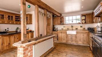 Réfrigérateur, micro-ondes, four, lave-vaisselle