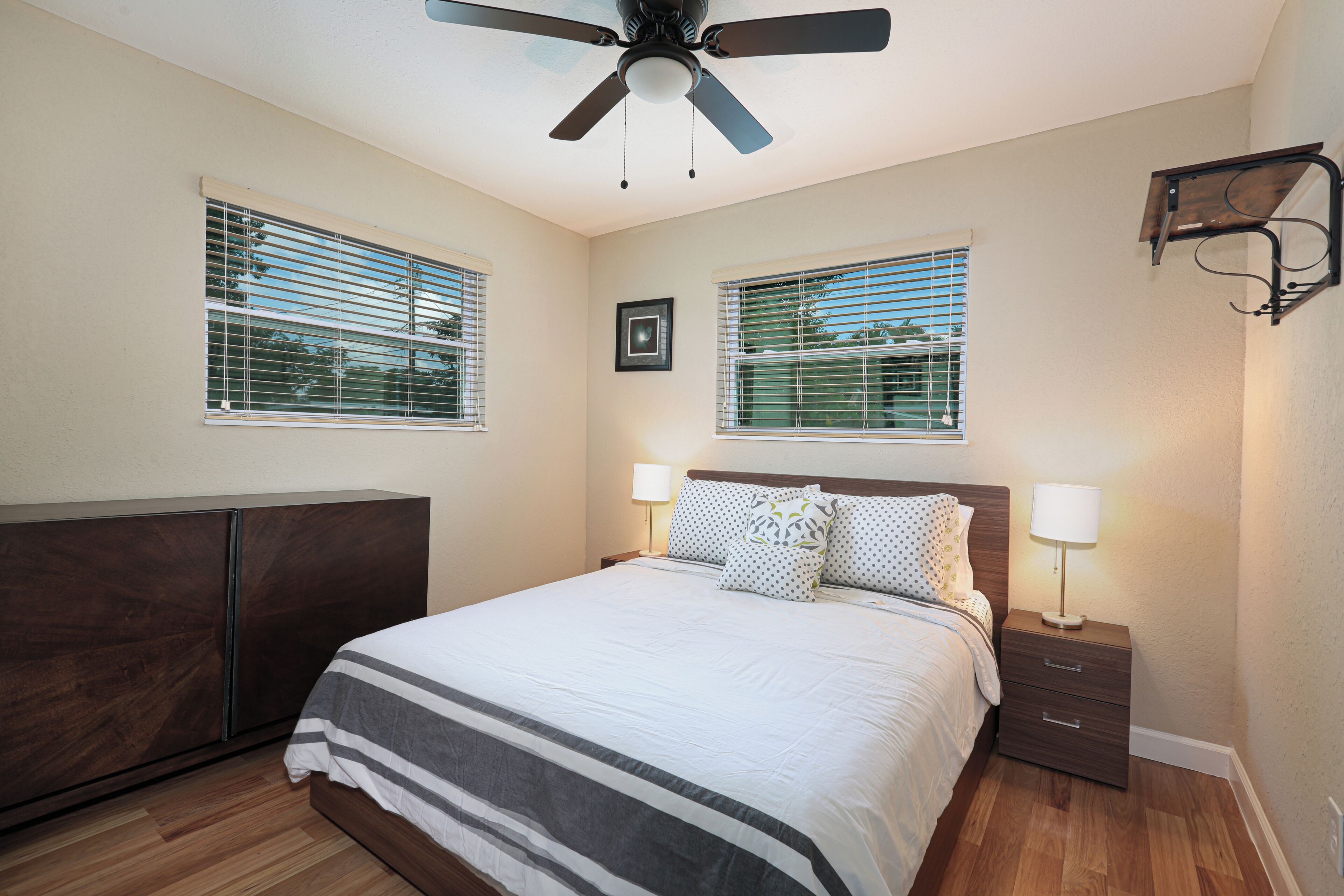 3 bedrooms, desk, iron/ironing board, free WiFi