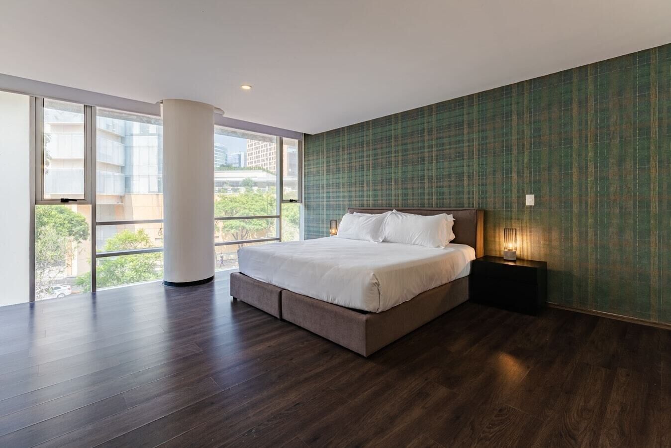 3 slaapkamers, een strijkplank/strijkijzer, wifi, beddengoed