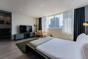 1 habitación, tabla de planchar con plancha, wifi y ropa de cama 