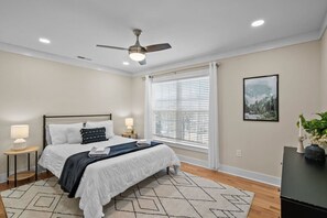 5 chambres, fer et planche à repasser, Wi-Fi, draps fournis