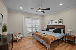 5 bedrooms, iron/ironing board, WiFi, bed sheets