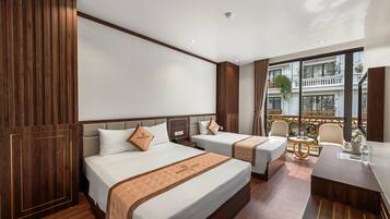 Luxury Triple Room, Balcony, City View