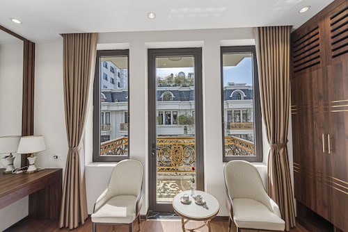 HARMONY HALONG HOTEL