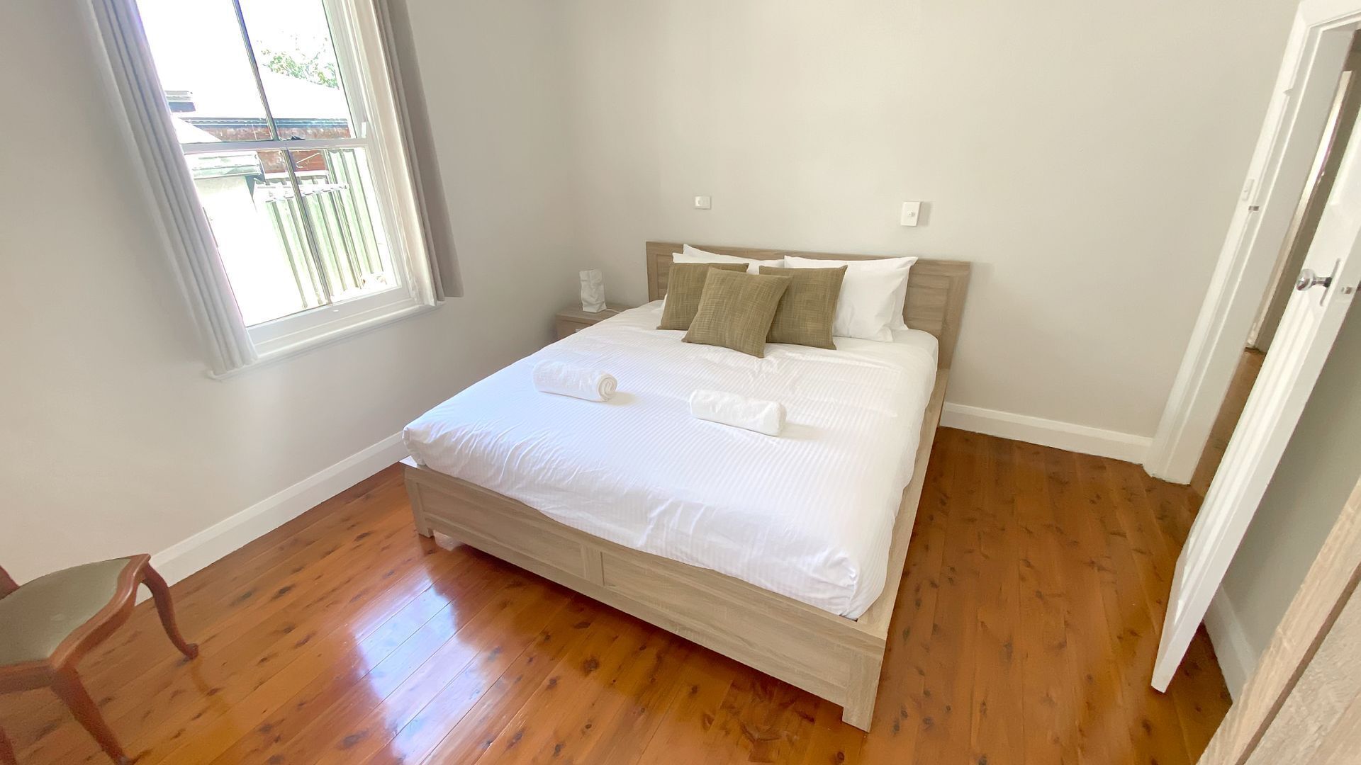 4 bedrooms, WiFi, bed sheets