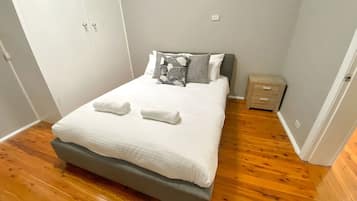 4 bedrooms, WiFi, bed sheets