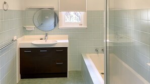 Bathtub