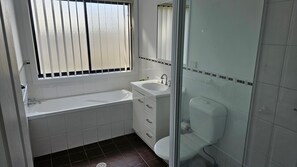 Bathtub
