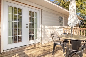 屋外ダイニングエリア