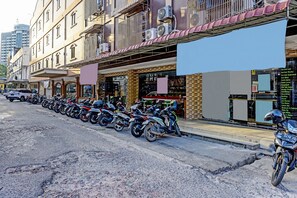 Front of property - Hotel O Jasmine 999 (Batam)