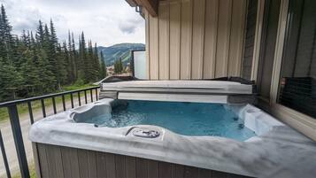 Condo, 2 Bedrooms | Outdoor spa tub
