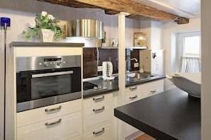 Fridge, microwave, oven, stovetop - Apartment "Gill" with Wi-Fi (Staufen)