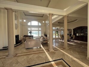 Living area - Magnificent Mansion@La Cresta, nestled in a private vineyard, close to Temecula (Murrieta)