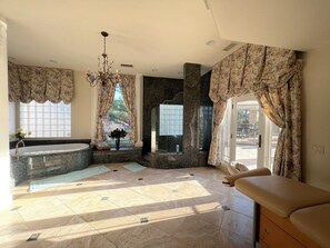 Spa - Magnificent Mansion@La Cresta, nestled in a private vineyard, close to Temecula (Murrieta)