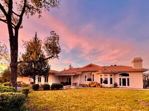 Exterior - Magnificent Mansion@La Cresta, nestled in a private vineyard, close to Temecula (Murrieta)