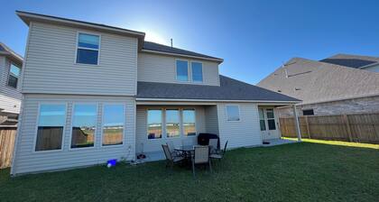 Amazing new house in an incredible community surrounded by lakes