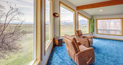 Corvallis 'Coyote Creek House' w/ Mountain Views!