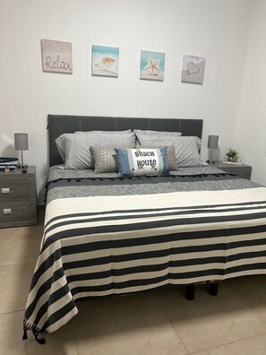 3 habitaciones, escritorio, tabla de planchar con plancha y wifi gratis 