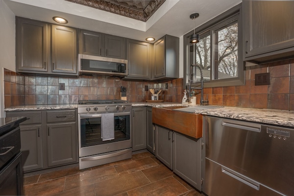 Mikrobølgeovn, ovn, kogeplade, opvaskemaskine