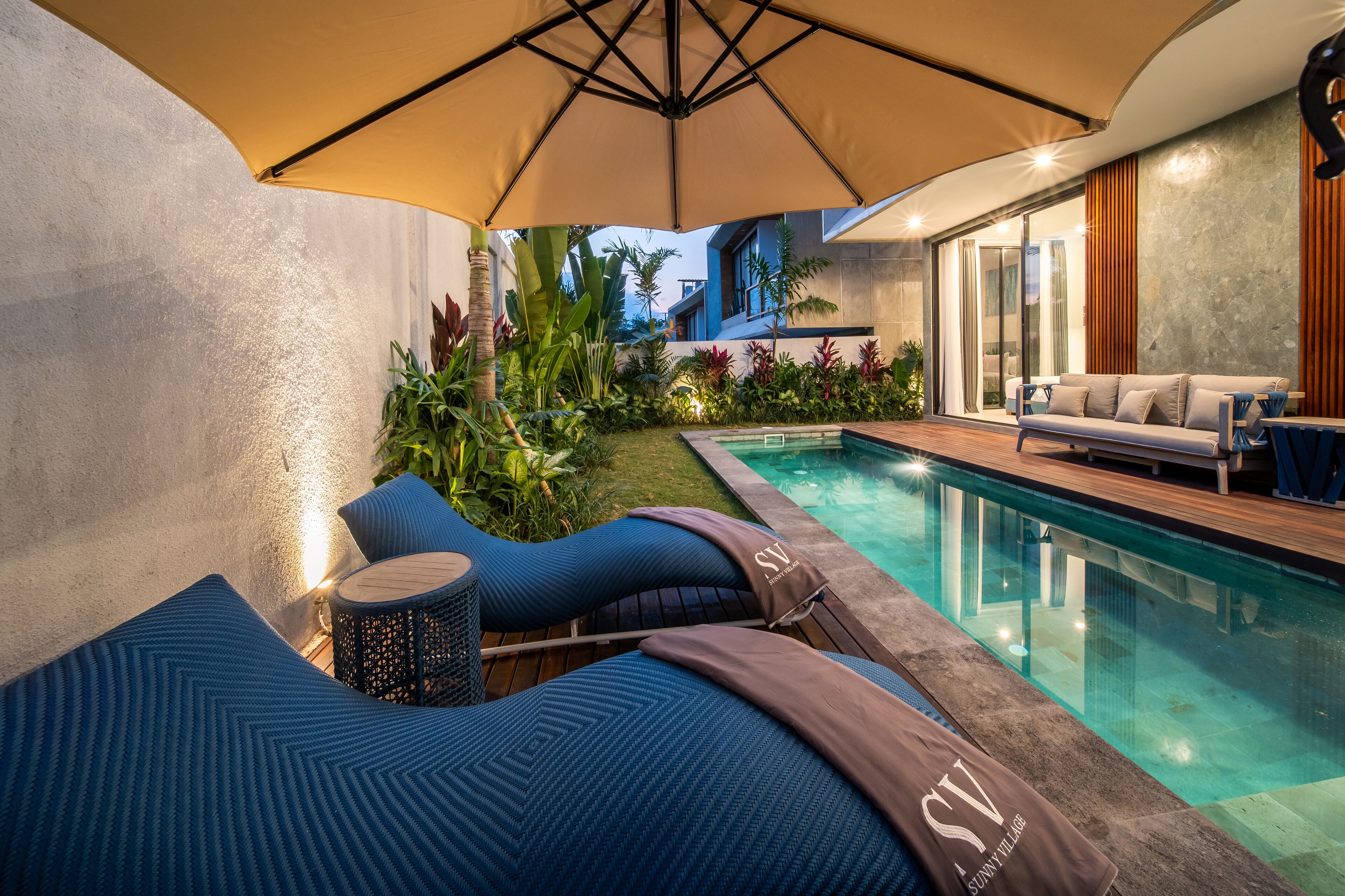Private pool