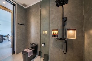 Deluxe-Villa, 3 Schlafzimmer, Nichtraucher, Poolblick | Badezimmer