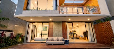 Villa Deluxe - 3 sovrum - icke-rökare - utsikt mot poolen | Utsikt mot trädgården