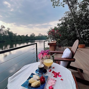 Outdoor dining - Home With Private Pools (Srae Ambel)