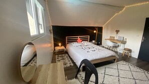 6 chambres, bureau, Wi-Fi gratuit, draps fournis