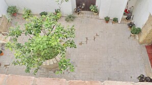 تفاصيل الفندق من الخارج