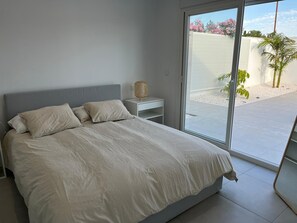 3 bedrooms, iron/ironing board, WiFi, bed sheets - Villa El Eden in Chiclana (Chiclana)