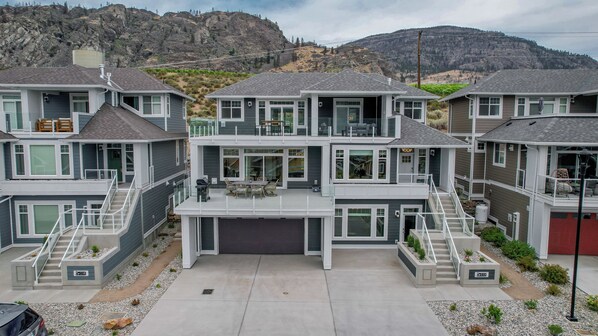 Exterior - The Great Osoyoos Escape Bottom Suite (Osoyoos)