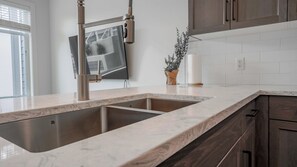 Interior - The Great Osoyoos Escape Bottom Suite (Osoyoos)