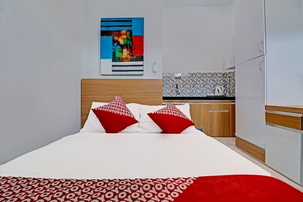 Chambre Deluxe double | Bureau, espace de travail pour ordinateurs portables