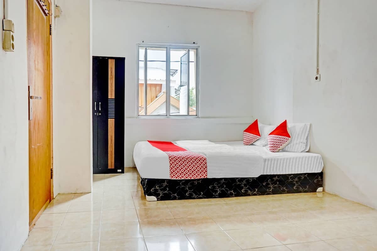 Standard Double Room | Desk, laptop workspace, free WiFi, bed sheets
