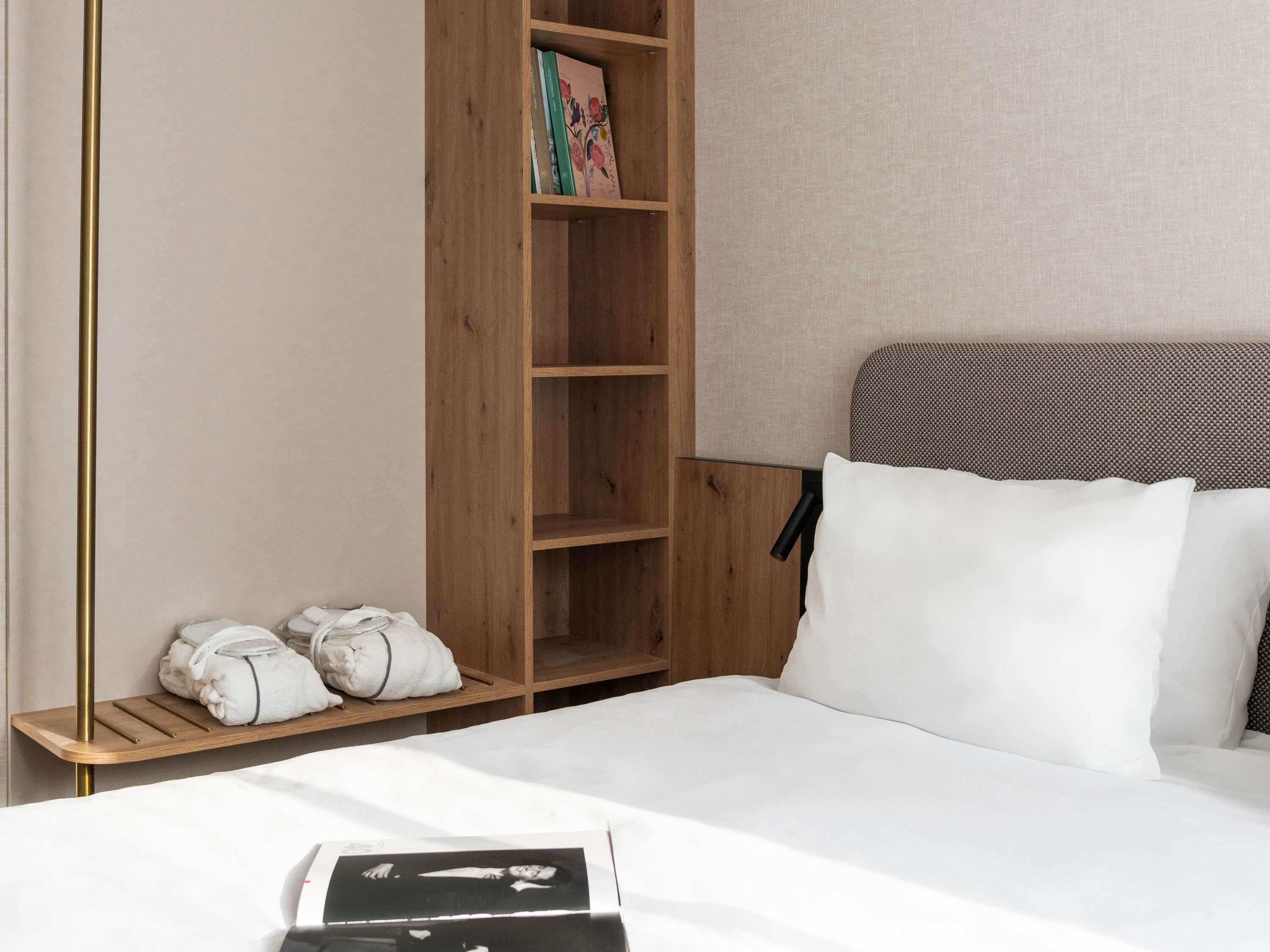 Superior-Zimmer, 1 Queen-Bett und Schlafsofa | Minibar, Zimmersafe, Schreibtisch, laptopgeeigneter Arbeitsplatz