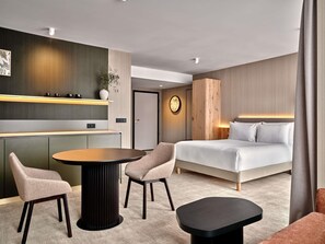 1 bedroom, minibar, in-room safe, desk