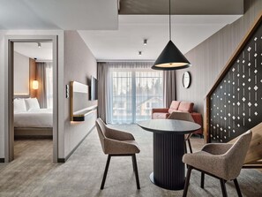 디럭스룸, 침대(여러 개) | 1 개의 침실, 미니바, 객실 내 금고, 책상