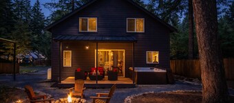 Perch - Cozy Forest Haven Cabin w/ Private Hot Tub