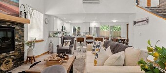 Perch - Cozy Forest Haven Cabin w/ Private Hot Tub