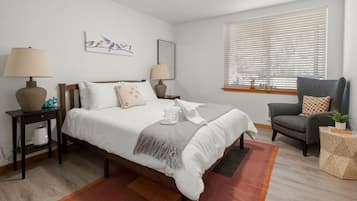 3 bedrooms, iron/ironing board, free WiFi, bed sheets