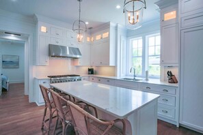 Kühlschrank, Mikrowelle, Geschirrspüler