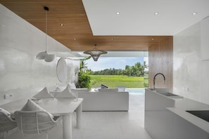 Deluxe-Villa, 1 Schlafzimmer, Poolblick | Wohnzimmer
