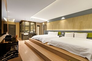 Camera familiare con 2 letti singoli (A) | 1 camera, una scrivania, Wi-Fi gratuito, lenzuola