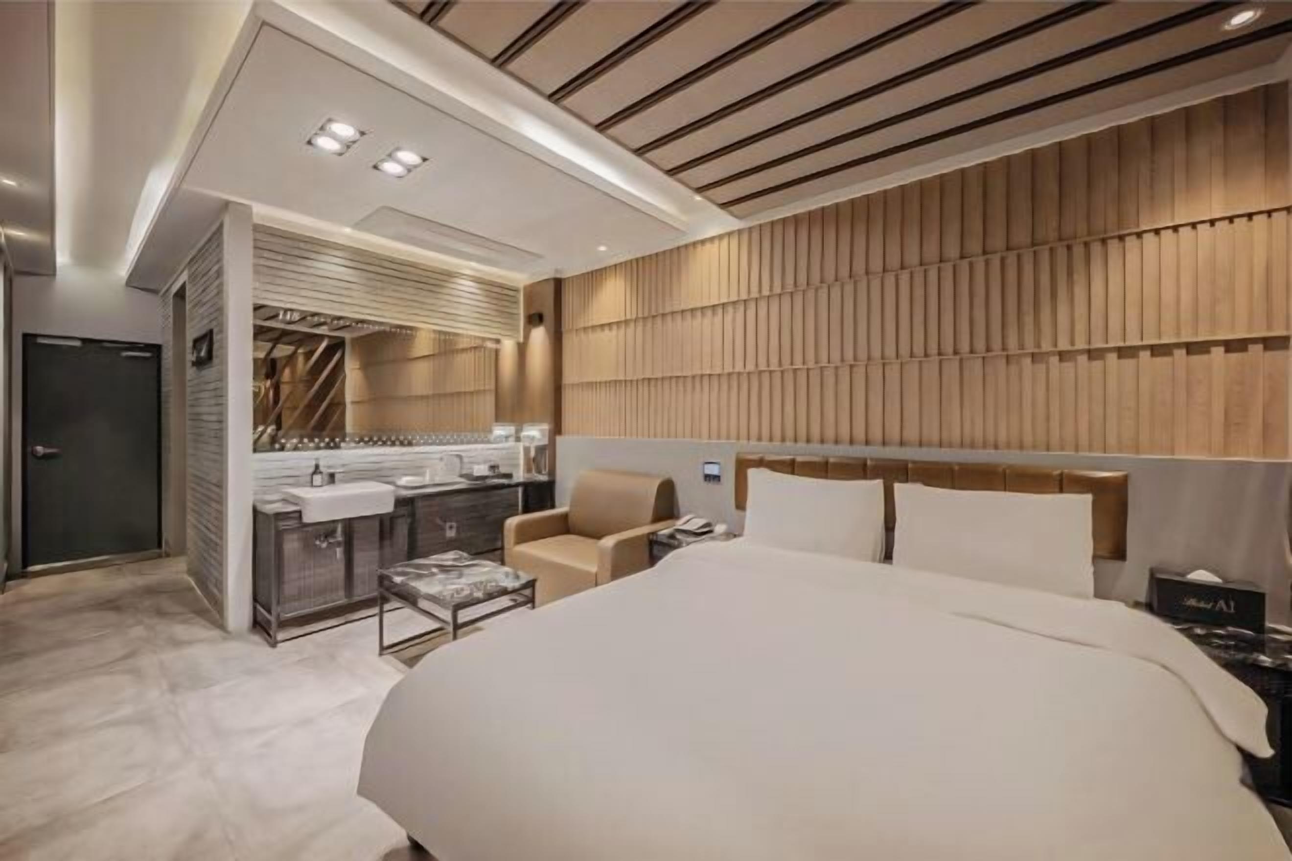 デスク、WiFi (無料)、ベッドシーツ