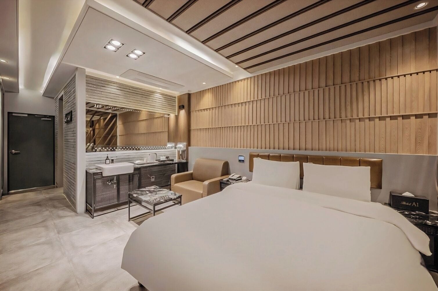 Deluxe (Remote) (Includes 2 Hotel-style Korean buffet) | 办公桌、免费 WiFi、床单