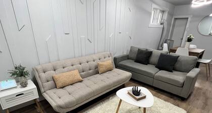 Cozy Home - Winnipeg Airport, Downtown & Polo Park