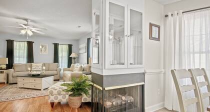 Golf ~ Beach ~ Attractions...Centrally in Quiet Pawleys Island Neighborhood