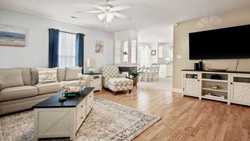 Télévision, lecteur de DVD, livres, vidéothÚque